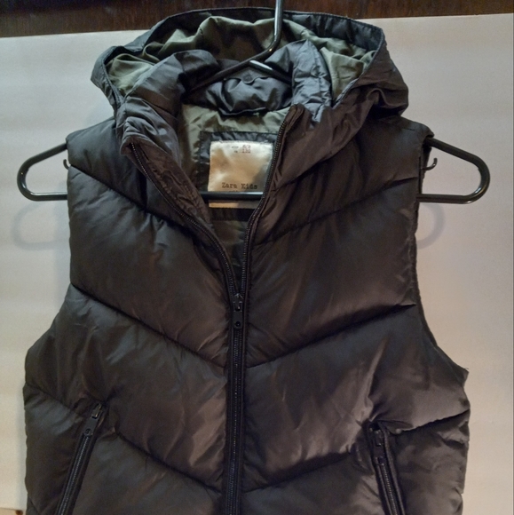 Zara Kids Collections Boys Puffer 8/9 Black Sleeveless Hooded Zippered Vest - Picture 4 of 14